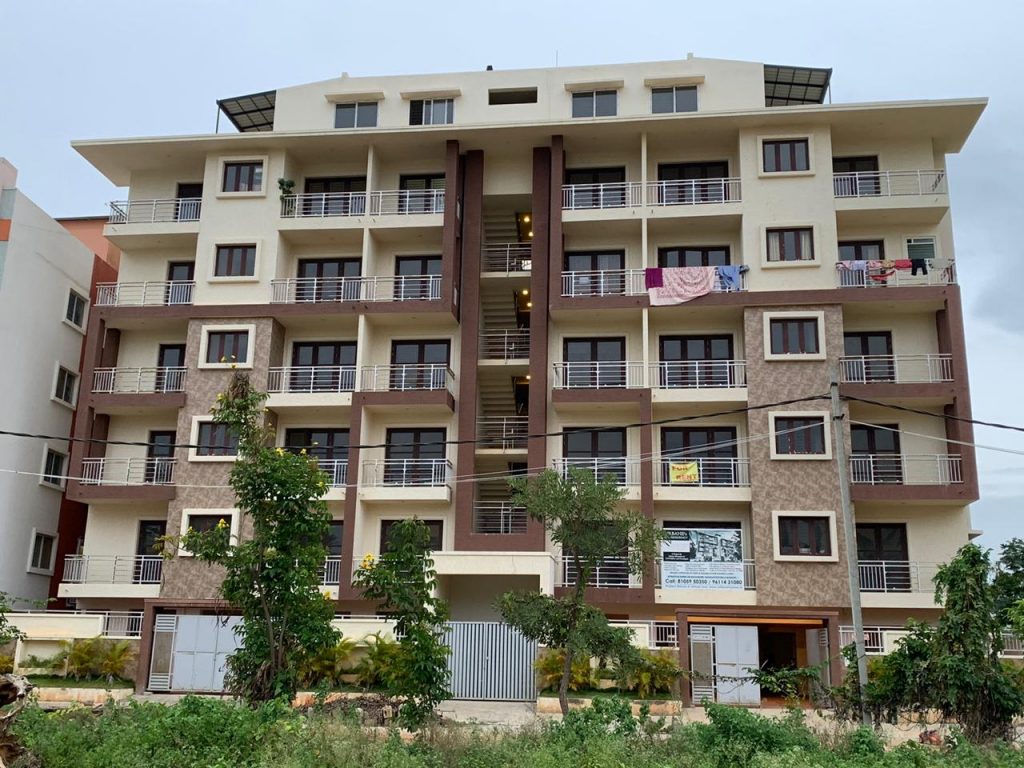 Flats in Hennur Road