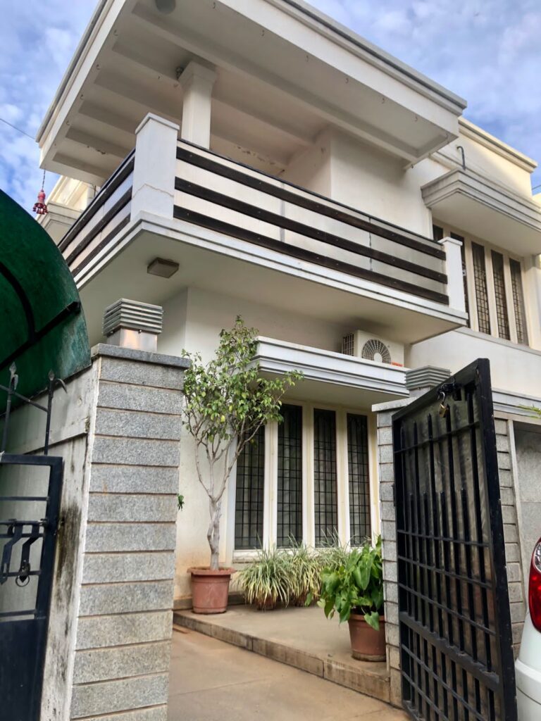 4bhk independent house in cooke town