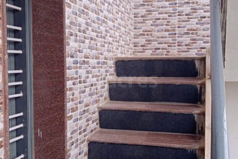 421759548O-1683461060447