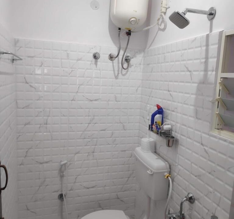 5ee9d2b8-c588-48bc-a996-874d40ba2365