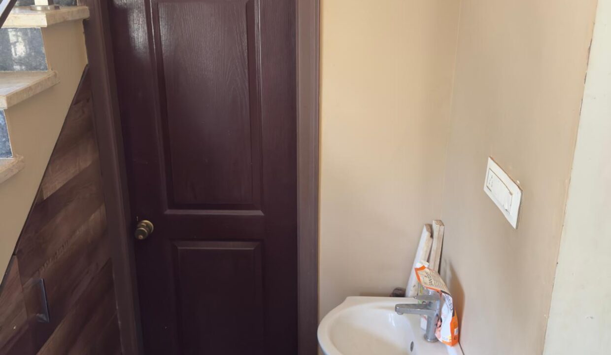 WhatsApp Image 2025-03-21 at 17.08.44