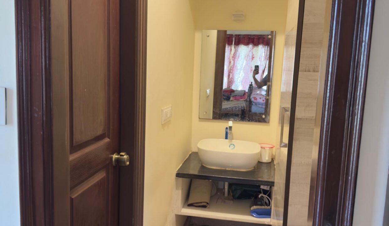 WhatsApp Image 2025-03-21 at 17.08.47 (1)