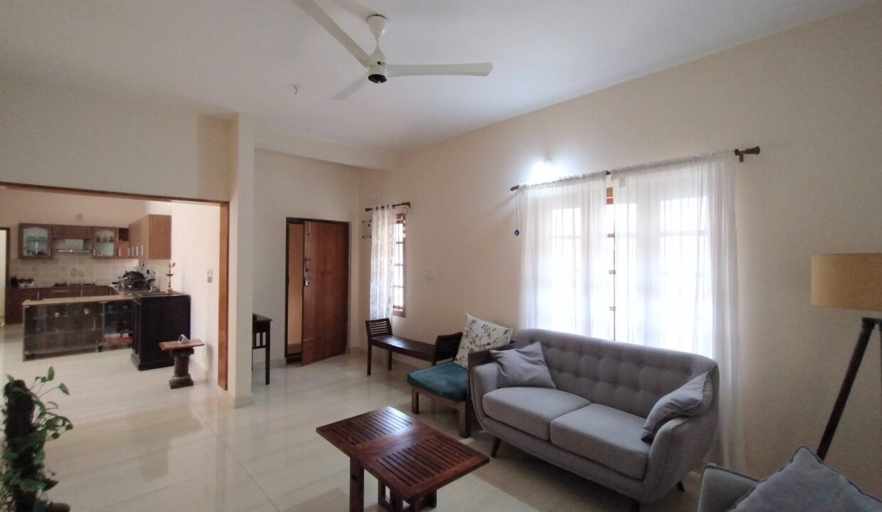 13 First Floor-Living Room-04