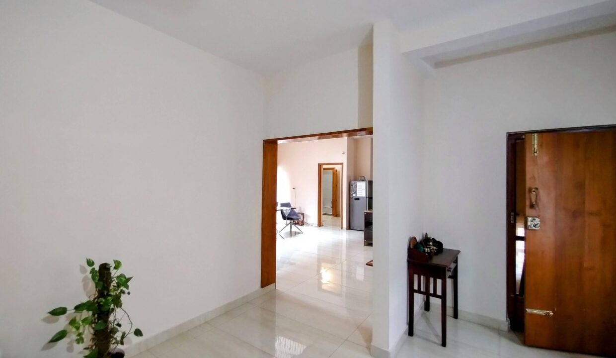 15 First Floor-Living Room-07