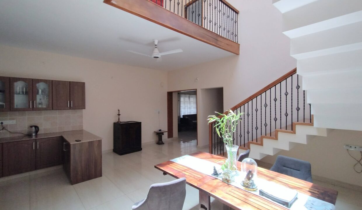 17 First Floor-Dining Room-04