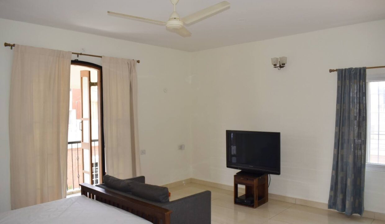 31 Second Floor-Bedroom5-01