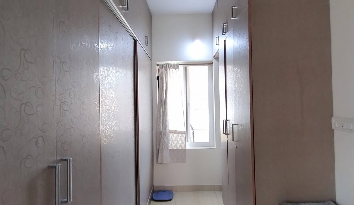 33 Second Floor-Bedroom5-Wardrobe