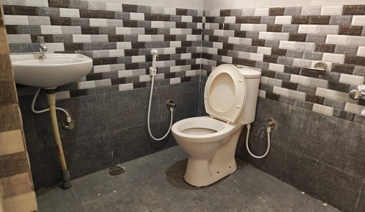 WhatsApp Image 2025-04-27 at 10.44.48 AM (3)