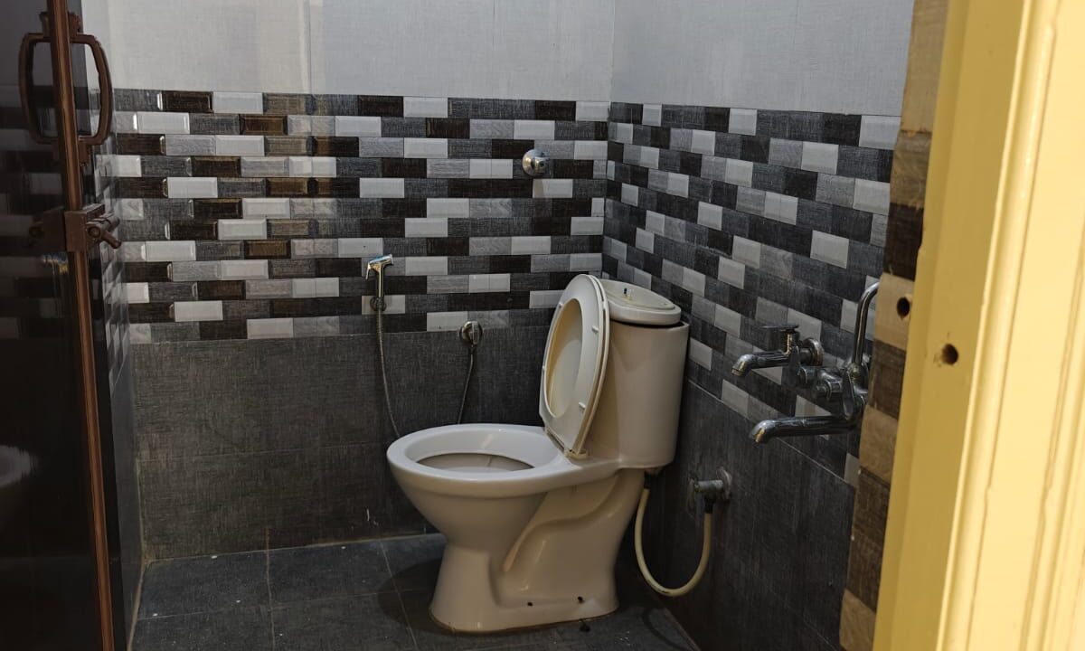 WhatsApp Image 2025-04-27 at 10.44.49 AM (1)