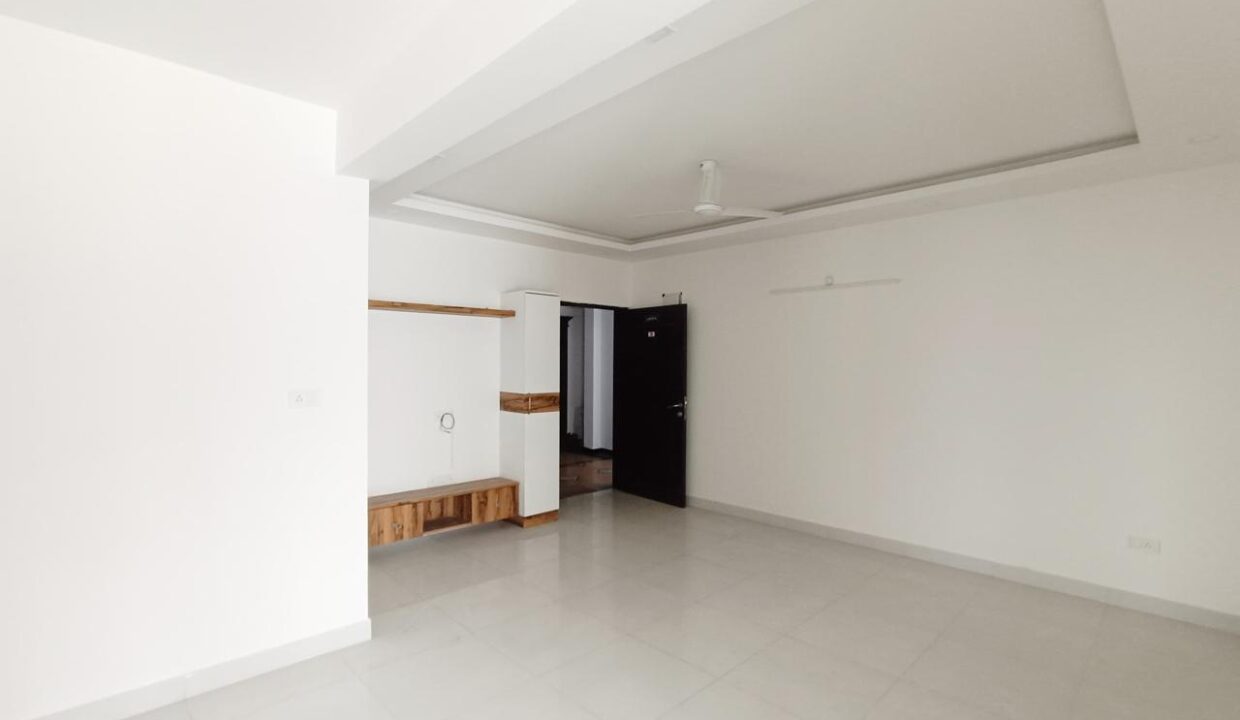 WhatsApp Image 2025-04-28 at 1.34.29 PM (1)