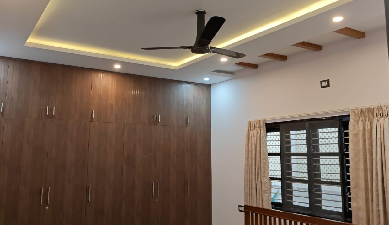 WhatsApp Image 2025-09-17 at 5.16.55 PM (1)