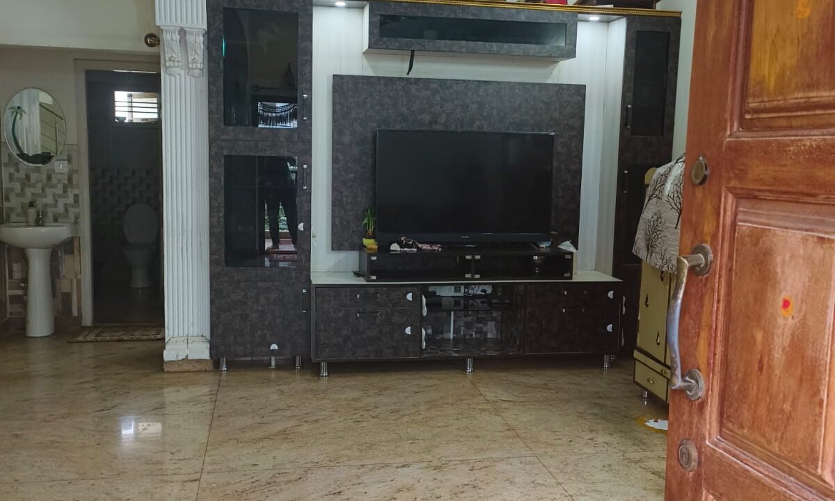 WhatsApp Image 2025-10-25 at 10.00.10 PM