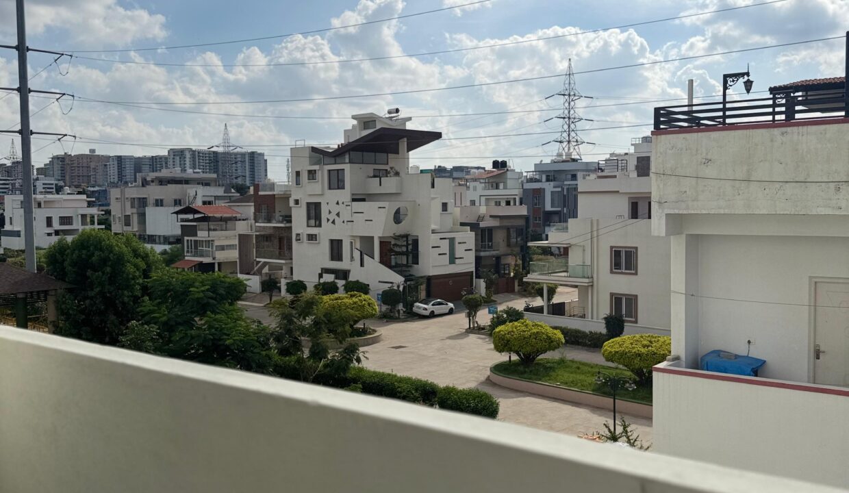 WhatsApp Image 2025-10-25 at 9.17.15 PM (2)