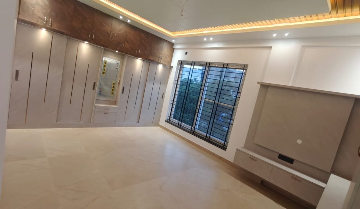 WhatsApp Image 2025-10-28 at 8.17.49 PM (1)