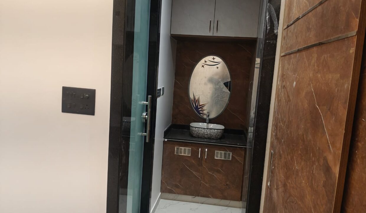 WhatsApp Image 2025-10-28 at 8.17.50 PM (2)