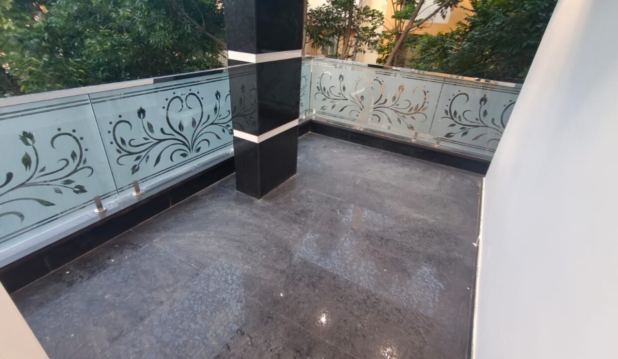 WhatsApp Image 2025-10-28 at 8.17.53 PM (1)