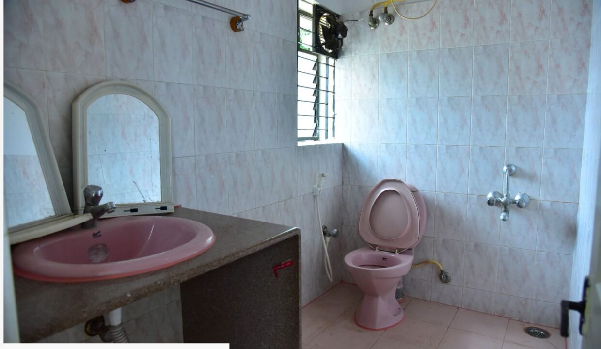 WhatsApp Image 2025-10-29 at 9.06.42 PM (2)