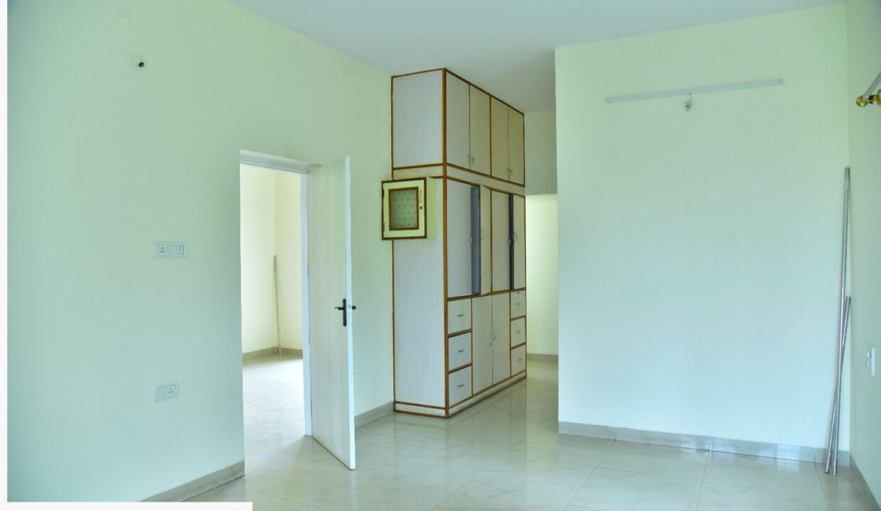 WhatsApp Image 2025-10-29 at 9.06.43 PM (1)