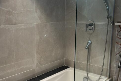 16b90756-34e4-4958-8a4f-e6c826b9b56a