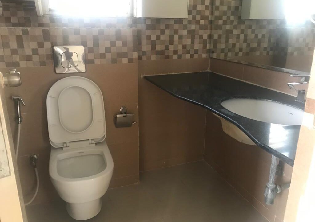 WhatsApp Image 2025-11-04 at 4.15.21 PM (1)