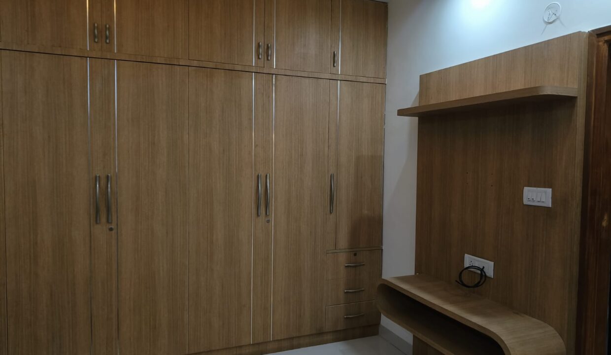 WhatsApp Image 2025-11-05 at 5.31.43 PM (1)