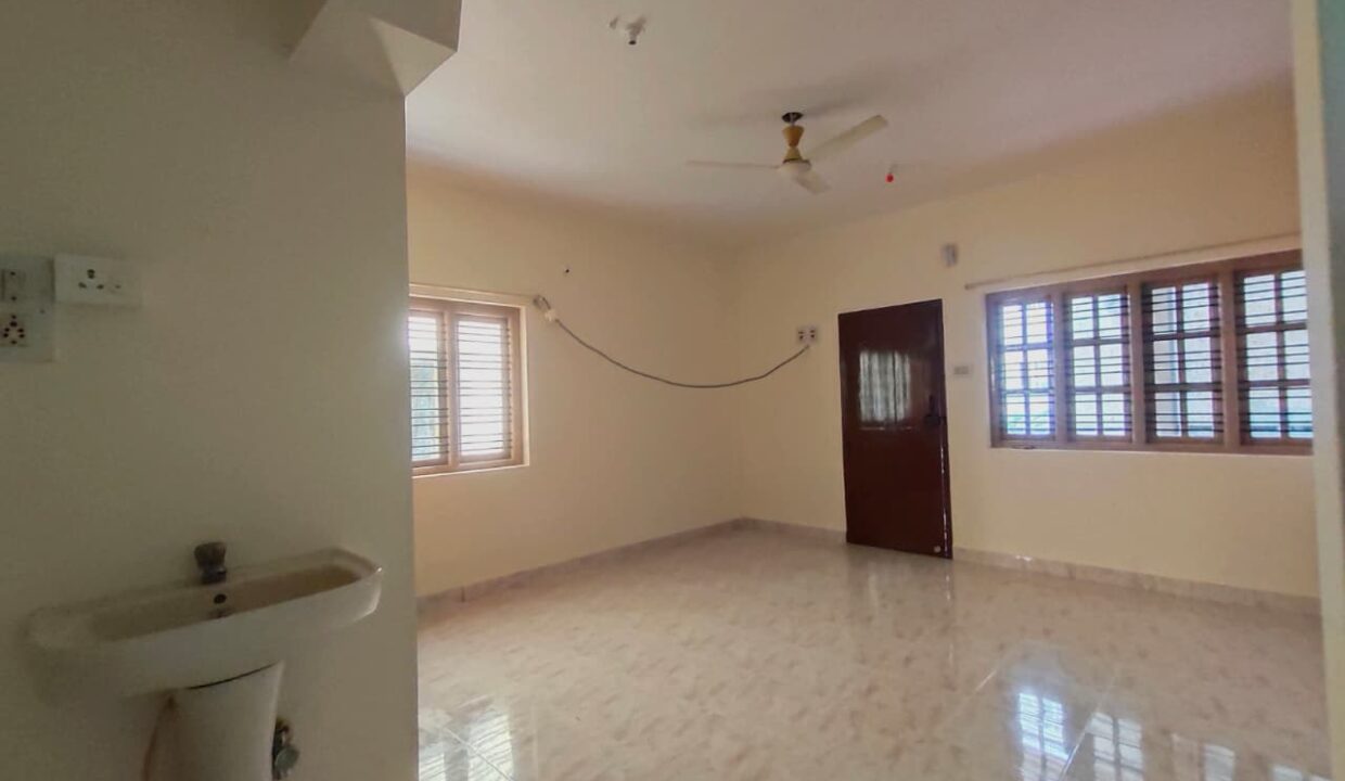 WhatsApp Image 2025-11-05 at 7.08.04 PM (1)