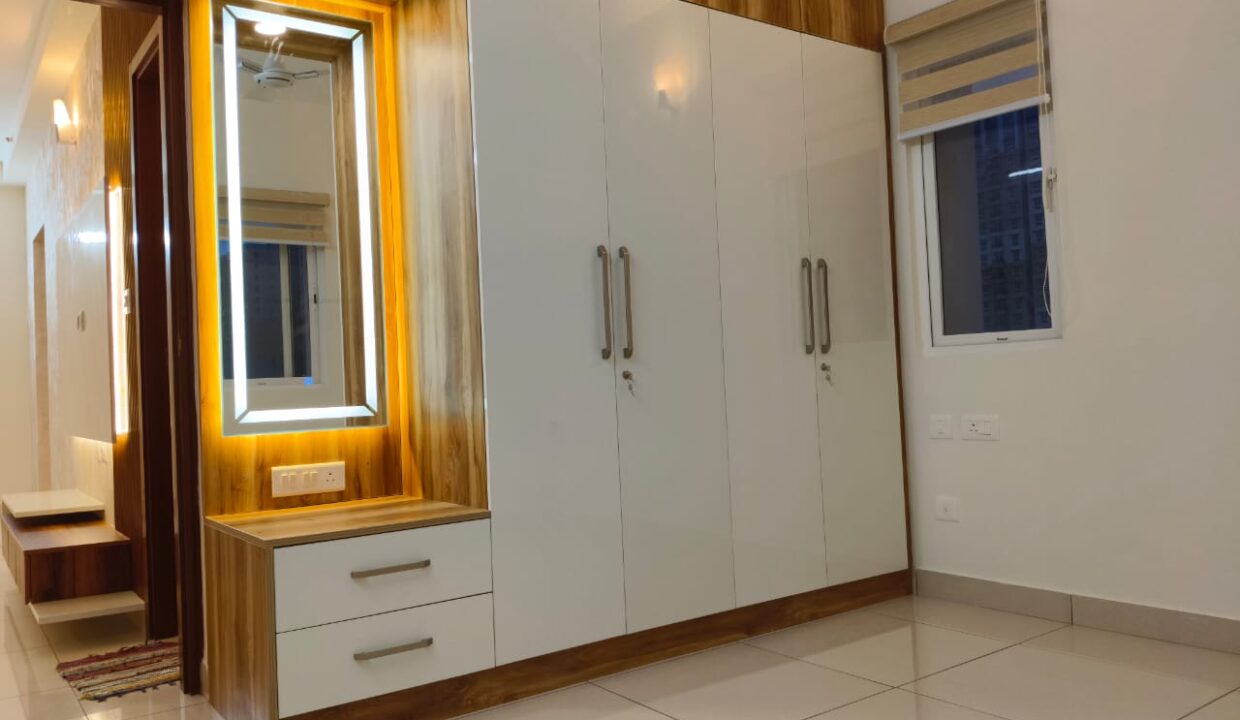 WhatsApp Image 2025-11-07 at 1.39.51 PM (1)