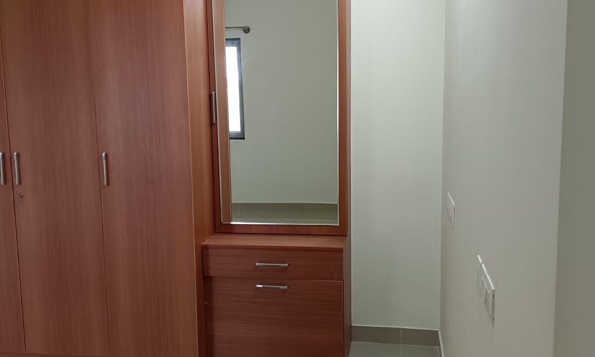 WhatsApp Image 2025-11-08 at 1.19.00 PM (2)