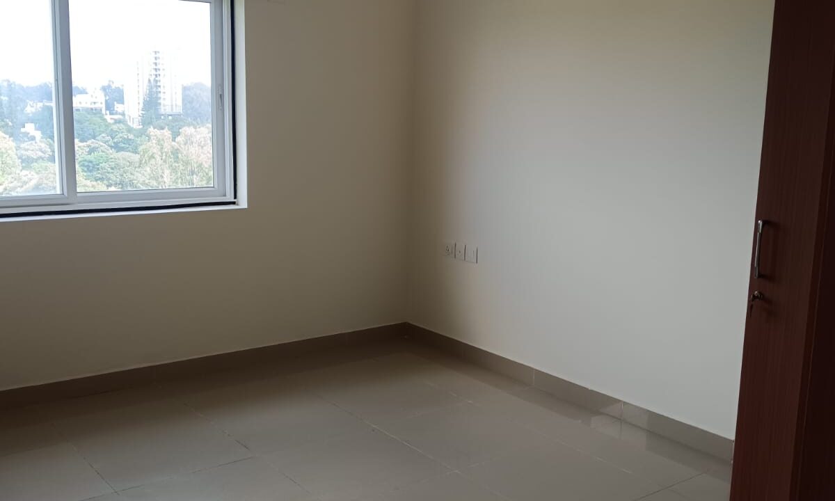 WhatsApp Image 2025-11-08 at 1.19.01 PM (2)