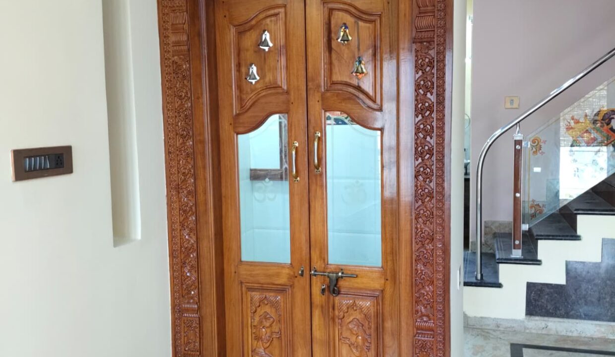 WhatsApp Image 2025-11-16 at 00.30.07