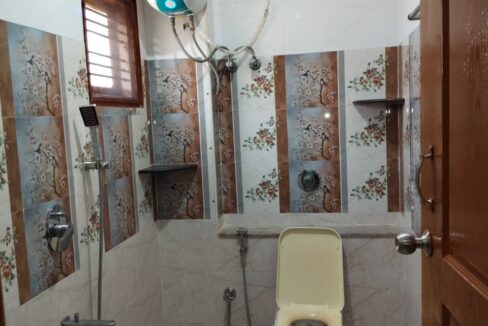 WhatsApp Image 2025-11-16 at 00.30.10