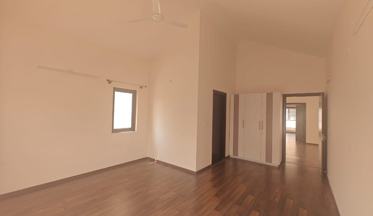 WhatsApp Image 2025-11-26 at 4.31.27 PM (1)