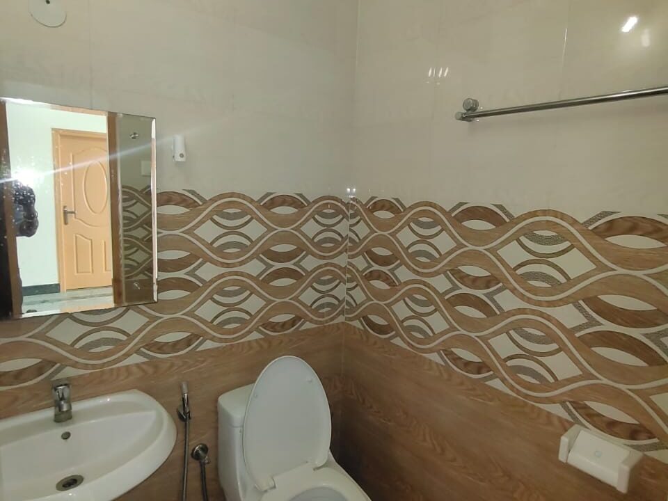 WhatsApp Image 2025-12-04 at 10.10.06 PM