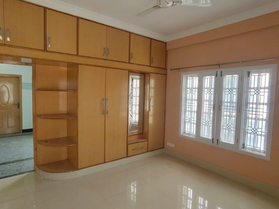 WhatsApp Image 2025-12-04 at 10.10.08 PM (1)