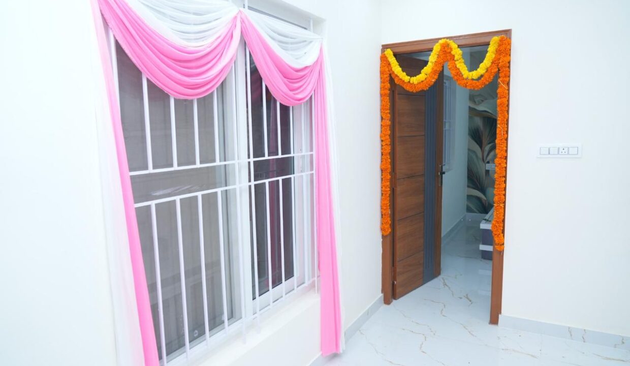 WhatsApp Image 2025-12-05 at 10.10.37 PM (1)