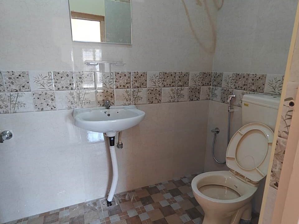 WhatsApp Image 2025-12-07 at 11.49.06 PM (1)