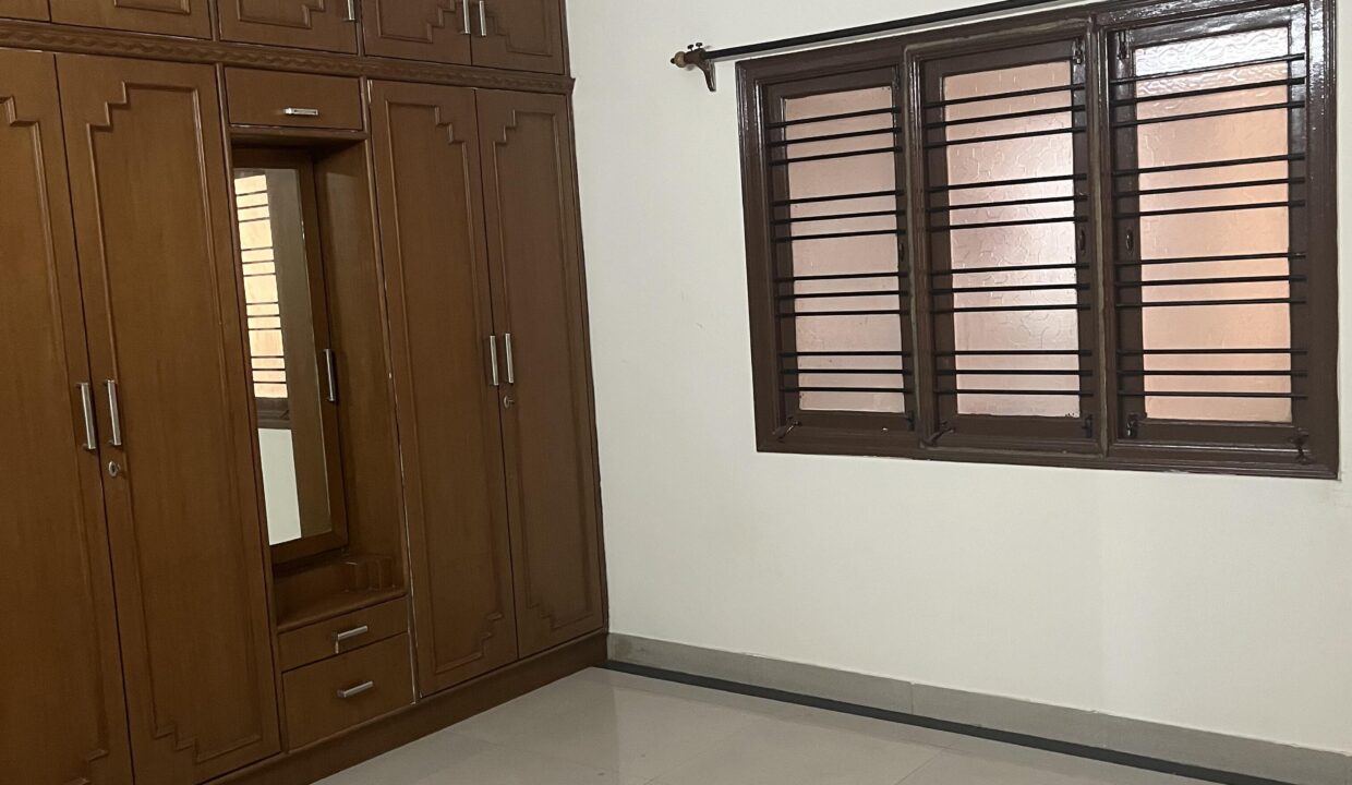 677501285O-1766330652257